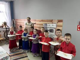 Жаворонков закликаем – весну встречаем! Жаворонков закликаем – весну встречаем!.